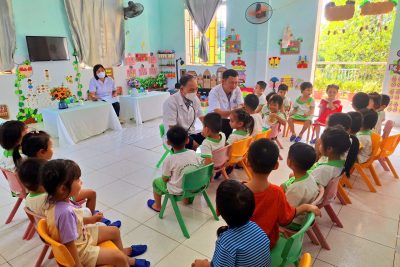 Hôm nay ngày 21/10/2025 Trường MN Mỹ Hà phối hợp Trạm Y tế khám sức khỏe đầu năm học cho các con học sinh trong nhà trường